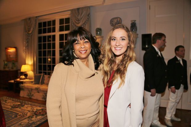 Thelma Steward, Holly Swan